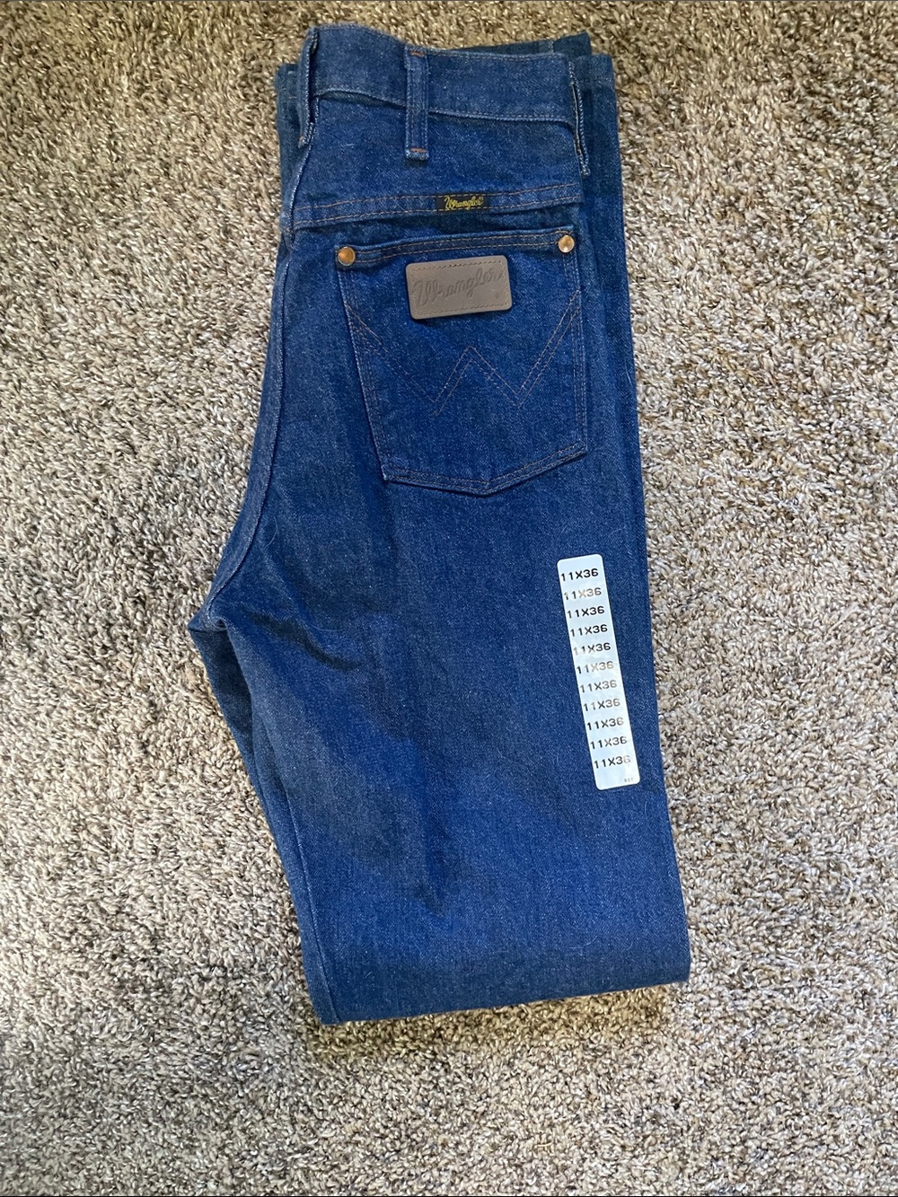 Wrangler womens Relaxed Fit Dark Blue Jeans boot cut.